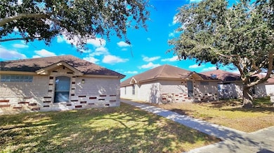 621 Pebble Creek unit 2, Edinburg, TX 78539 - photo 2