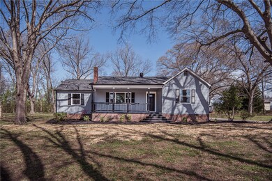 300 Mills Ave, Liberty, SC 29657 - photo 2