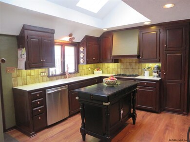 27 Tieman Rd, Schenectady, NY 12302 - photo 5