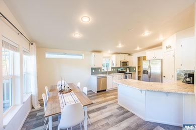 1522 W 15th St, Port Angeles, WA 98363 - photo 3