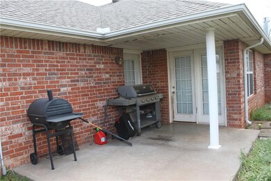 1920 Ridge Crest Dr, Shawnee, OK 74804 - photo 6