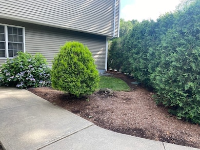 215 Longmeadow Rd unit 303, Taunton, MA 02780 - photo 7