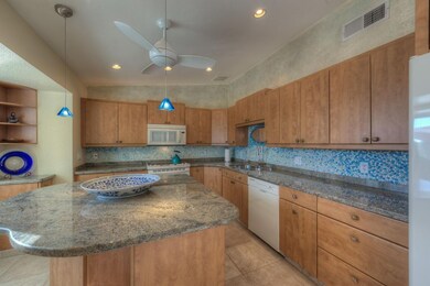 012_Kitchen