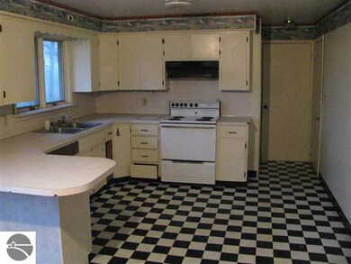 254 S Tonkey Rd, Au Gres, MI 48703 - photo 6