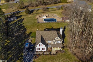 4177 Scheidys Rd, Whitehall, PA 18052 - photo 2