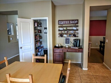 Walk-in Pantry 2
