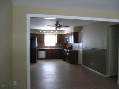 Living /dining/Kitchen