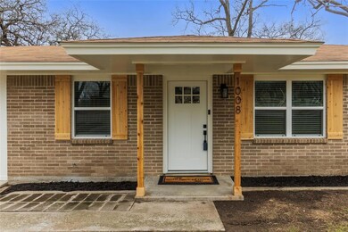 1008 Red Bud Dr, Azle, TX 76020 - photo 3