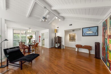 Livingroom to entry