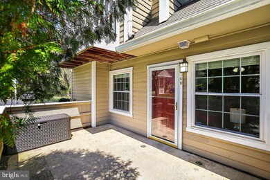 5700 Chapman Mill Dr unit 160, Rockville, MD 20852 - photo 2