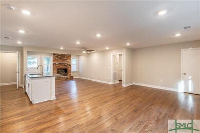 206 E 65th St, Savannah, GA 31405 - photo 3