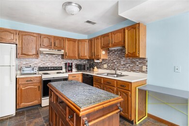 32 Kristee Cir, West Warwick, RI 02893 - photo 3