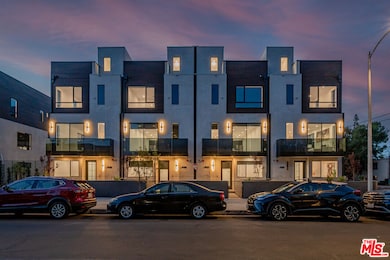 unlisted-address, Tarzana, CA 91356 - photo 2