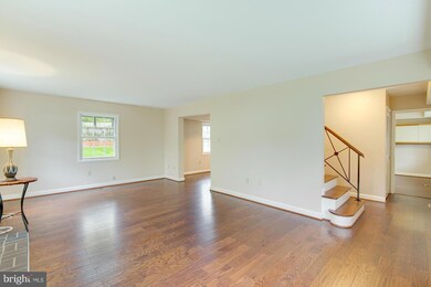 4514 Mill Point Ct, Fairfax, VA 22033 - photo 5