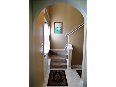 Entry/Foyer.