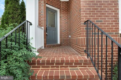 24887 Coventry Grove Ct, Chantilly, VA 20152 - photo 5