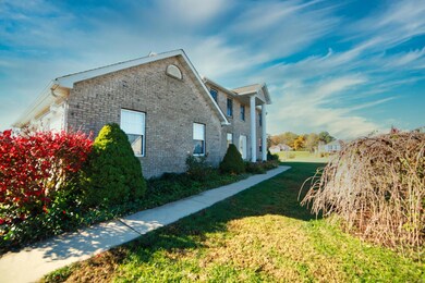 918 Bay Pointe Dr, Freeburg, IL 62243 - photo 3