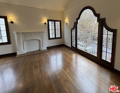 326 1/2 N Sycamore Ave, Los Angeles, CA 90036 - photo 3