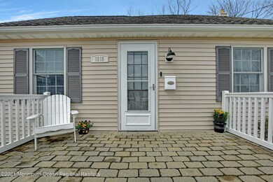 04-Front Porch