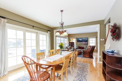 008-Dining_Room-2307471-medium