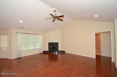 304 Iverleigh Ln, Jacksonville, NC 28540 - photo 5