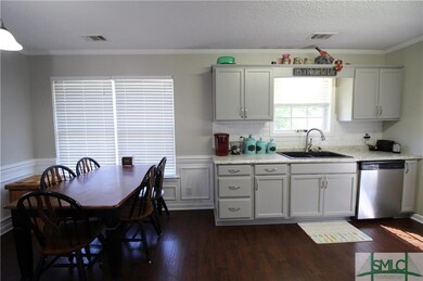Dining area / Kitchen