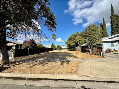 919 W 14th St, Merced, CA 95340 - photo 2