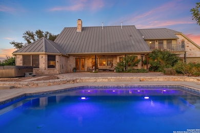 647 Funf Kinder Rd, Fredericksburg, TX 78624 - photo 2