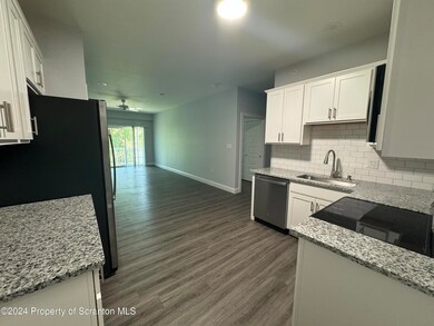 103 Circle Dr, Taylor, PA 18517 - photo 5