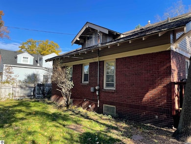 708 S Fancher St, Mount Pleasant, MI 48858 - photo 3