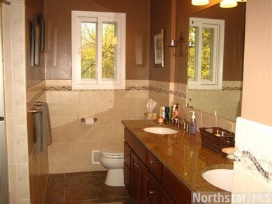 16211 Tonka Ln, Minnetonka, MN 55345 - photo 7