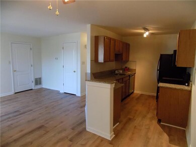 122 Lindfield Cir, Macungie, PA 18062 - photo 5