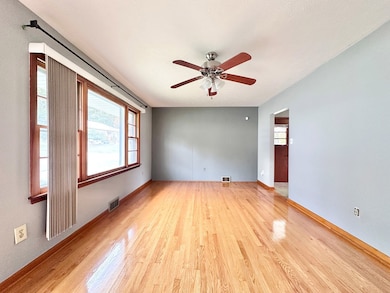 504 S Shadowood Ln, Princeton, WV 24740 - photo 3