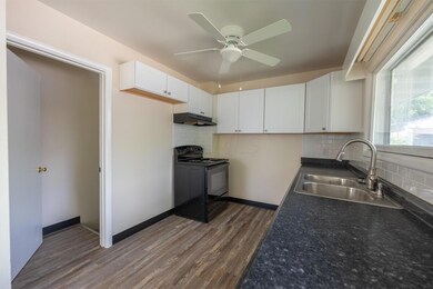 3372 Mary Ave kit 3