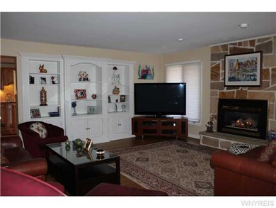 Family Room Spacious & welcoming family room