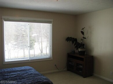 3922 Spruce Ln unit 2, Holland, MI 49424 - photo 2