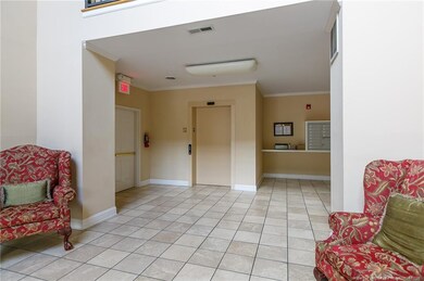 324 Glenburney Dr unit 304, Fayetteville, NC 28303 - photo 2