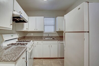 2202 Park St unit 2, Houston, TX 77019 - photo 3