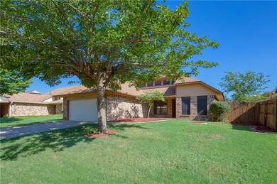 2121 NE 10th St, Moore, OK 73160 - photo 2