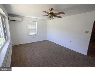 516 Spring Valley Rd, Reading, PA 19604 - photo 4