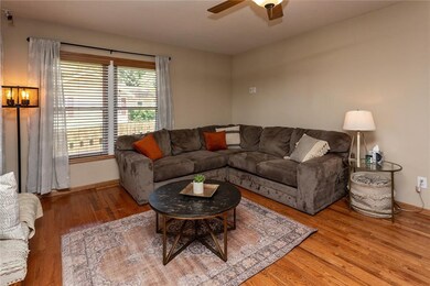 1131 59th St, Des Moines, IA 50311 - photo 2