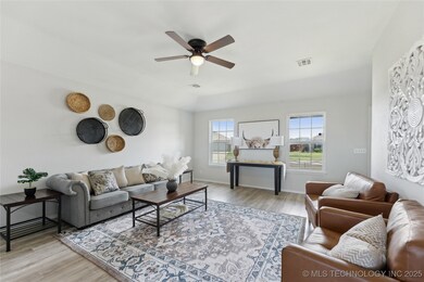 14840 S Hickory Place, Glenpool, OK 74033 - photo 7