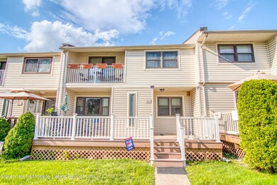 Welcome to 483 Willow Road East Apt. 2