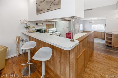 Kitchen/eating area