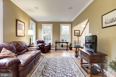 9609 Chathams Ford Dr, Vienna, VA 22182 - photo 4