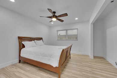 5043 Cresthaven Blvd unit F, West Palm Beach, FL 33415 - photo 4