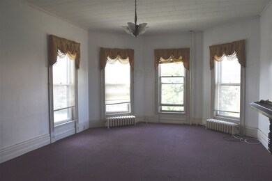 93 Center St unit 2W, Rutland, VT 05701 - photo 2