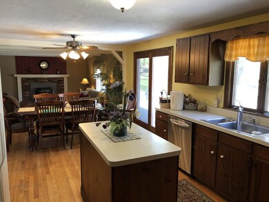 32 Salem Rd, Holden, MA 01520 - photo 3