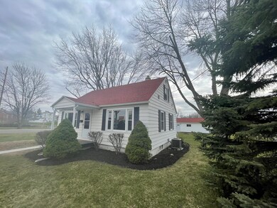 201 Jackson St, Wapakoneta, OH 45895 - photo 2