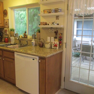Kitchen b